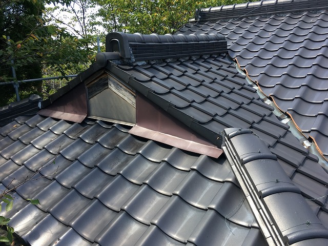 複雑な構造をした瓦屋根